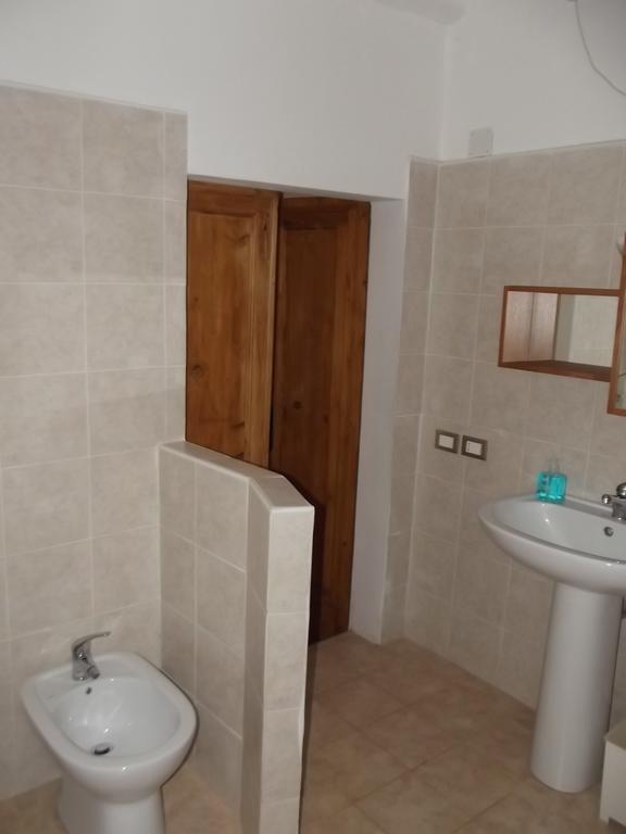 B&B Reillys Montecarotto Dış mekan fotoğraf